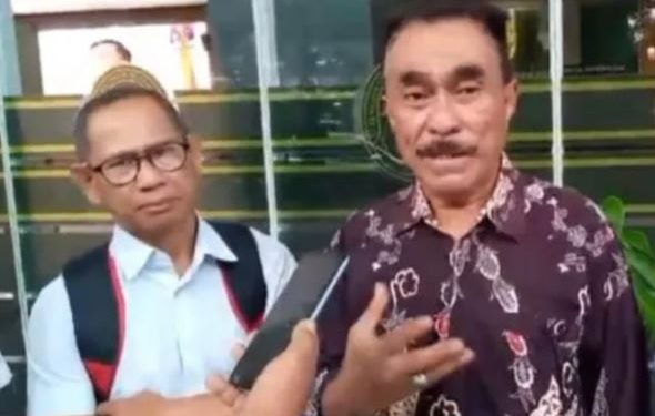 Dituntut Enam Bulan Penjara, Henry Perjuangkan Hak