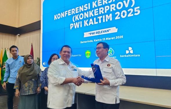 Ketua Umum PWI Pusat Buka Konfrensi Kerja PWI Kaltim