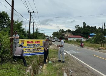 Jasa Raharja Kutai Timur Pasang Imbauan Keselamatan Lalu Lintas