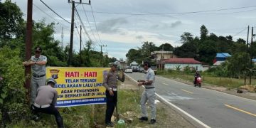Jasa Raharja Kutai Timur Pasang Imbauan Keselamatan Lalu Lintas