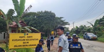 FKLL Pasang Spanduk di Titik Rawan Kecelakaan