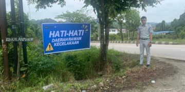 Jasa Raharja Pasang Spanduk Keselamatan Lalu Lintas di Loa Janan Ilir