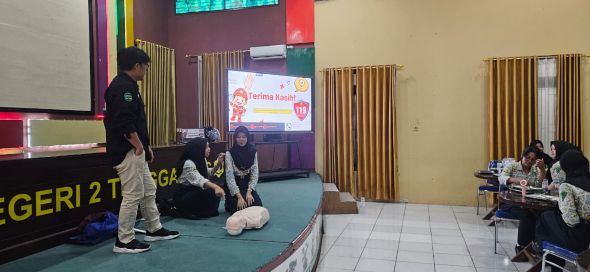 Jasa Raharja Gelar Edukasi PPGD di SMAN 2 Tenggarong