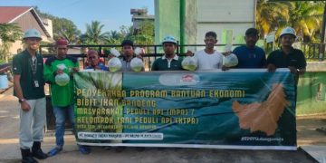 PT BIM-PPS Salurkan 43.750 Bibit Bandeng untuk Perkuat Ekonomi Anggota KTPA Desa Lori